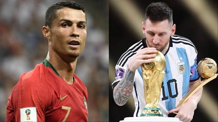 Messi lifting the World Cup trophy in 2022